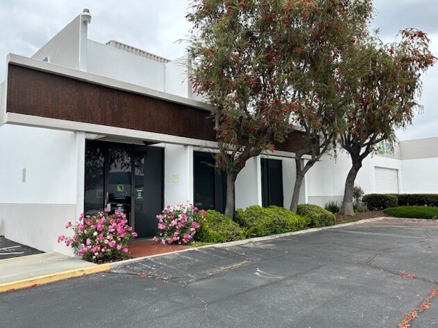 13837 Bettencourt St, Cerritos, CA for lease - Building Photo - Image 1 of 7
