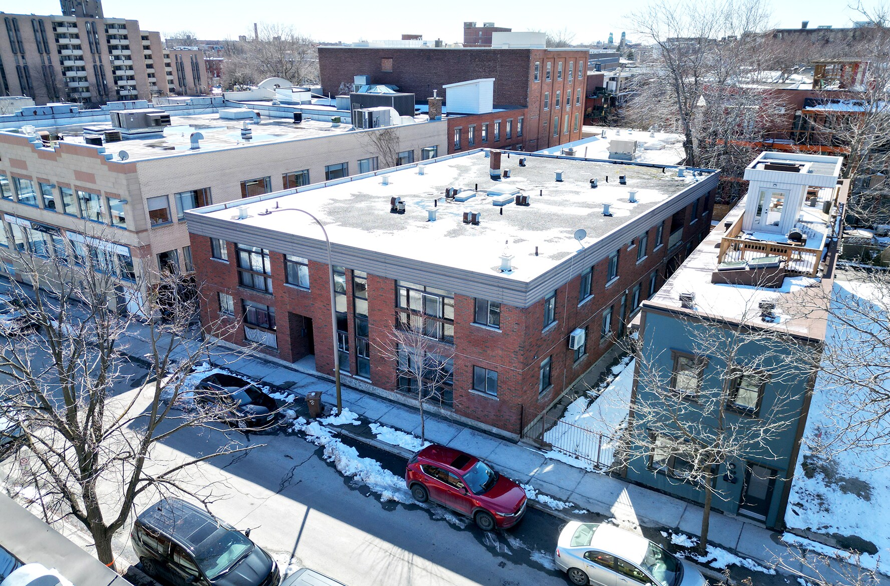 720 Av Marin, Montréal, QC à vendre Photo du bâtiment- Image 1 de 1