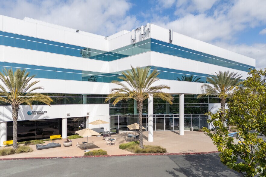 24422 Avenida De La Carlota, Laguna Hills, CA à louer - Photo du bâtiment - Image 3 de 13