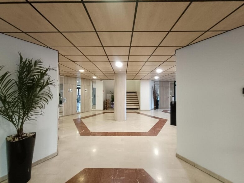 17 Avenue Didier Daurat, Blagnac for lease - Lobby - Image 2 of 28
