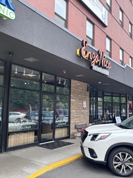250 Mt Lebanon Blvd, Pittsburgh, PA for lease - Building Photo - Image 2 of 22