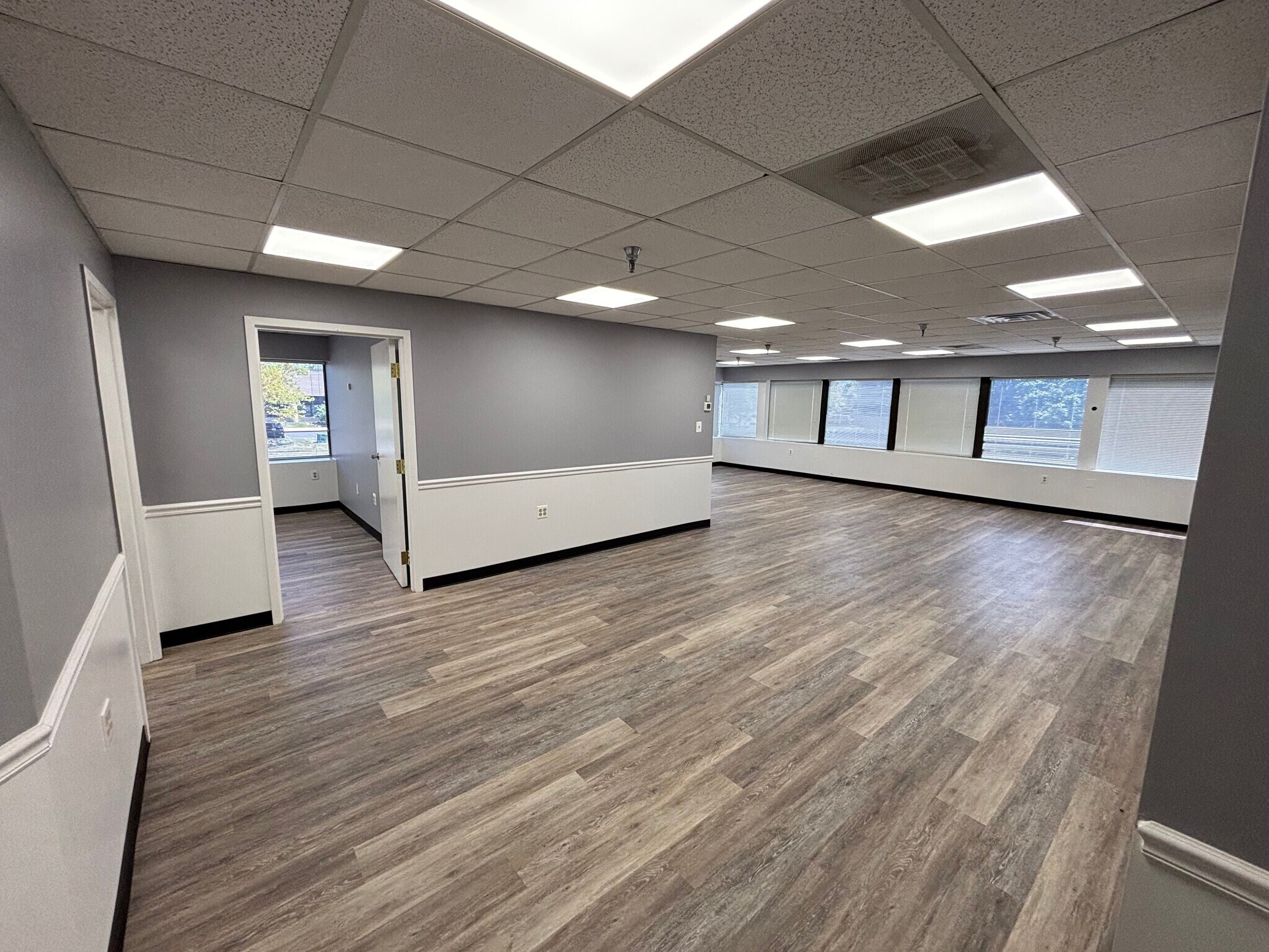 14101 Parke Long Ct, Chantilly, VA for lease Interior Photo- Image 1 of 4