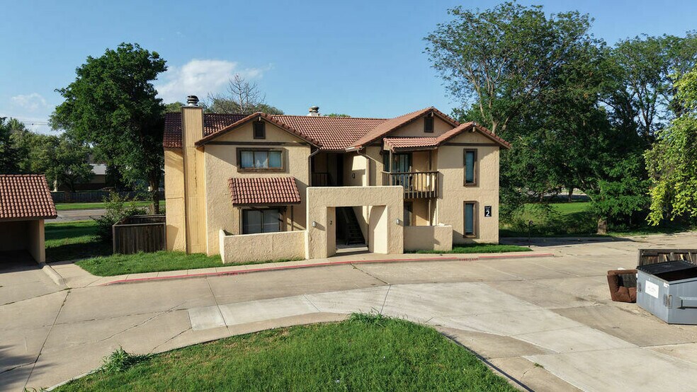 1625 S Longford Ln, Wichita, KS à vendre - Photo du bâtiment - Image 1 de 10