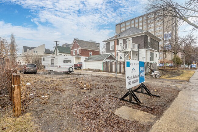 Plus de détails pour 10211 117 St NW, Edmonton, AB - Terrain à vendre