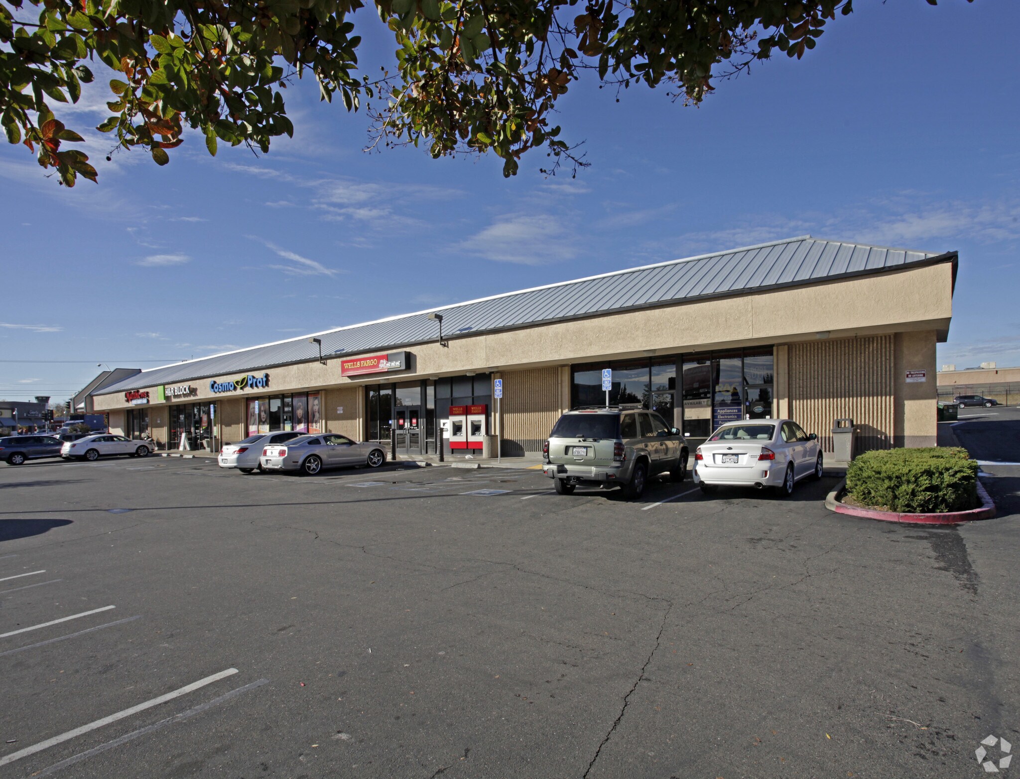5051 Auburn Blvd, Sacramento, CA for lease Building Photo- Image 1 of 9