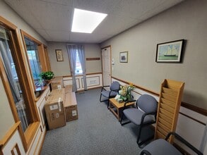 2 Courthouse Ln, Chelmsford, MA for lease Interior Photo- Image 2 of 6