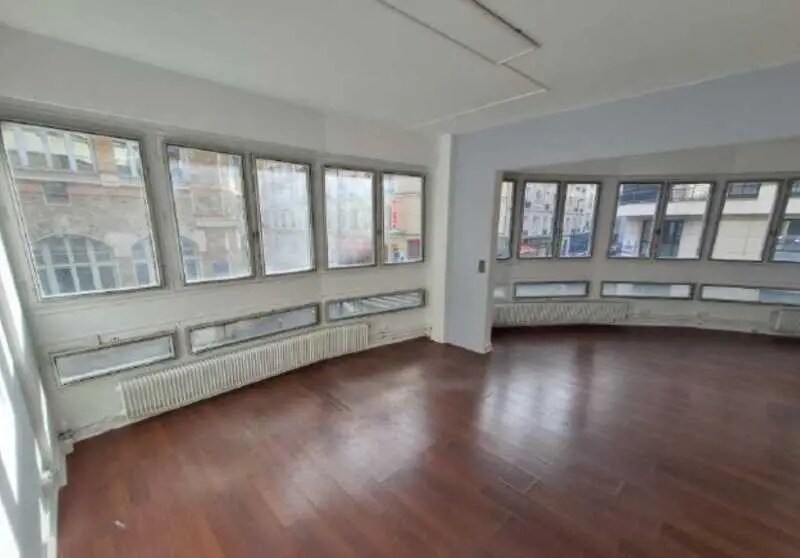 Office in Boulogne-Billancourt for lease - Interior Photo - Image 2 of 24