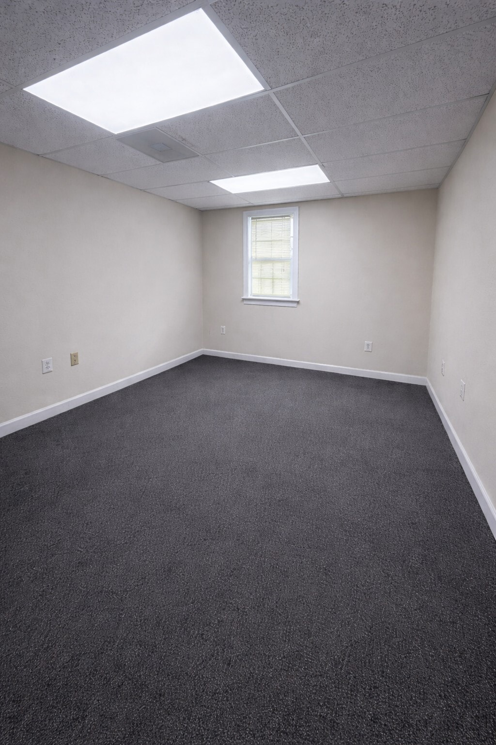 8317 Centreville Rd, Manassas, VA for lease Interior Photo- Image 1 of 1