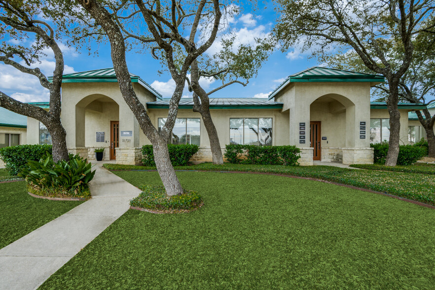 21720 Hardy Oak Blvd, San Antonio, TX à vendre - Photo principale - Image 1 de 1