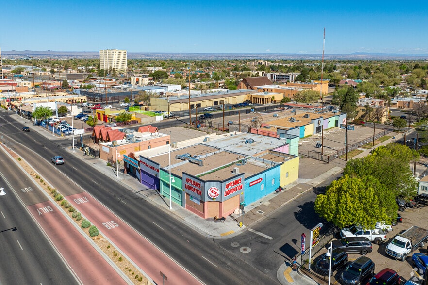 5913-5915 Central Ave NE, Albuquerque, NM à vendre - Photo du bâtiment - Image 2 de 43