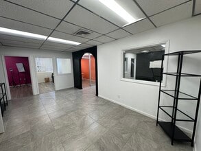 300 Hempstead Tpke, West Hempstead, NY for lease Interior Photo- Image 2 of 13