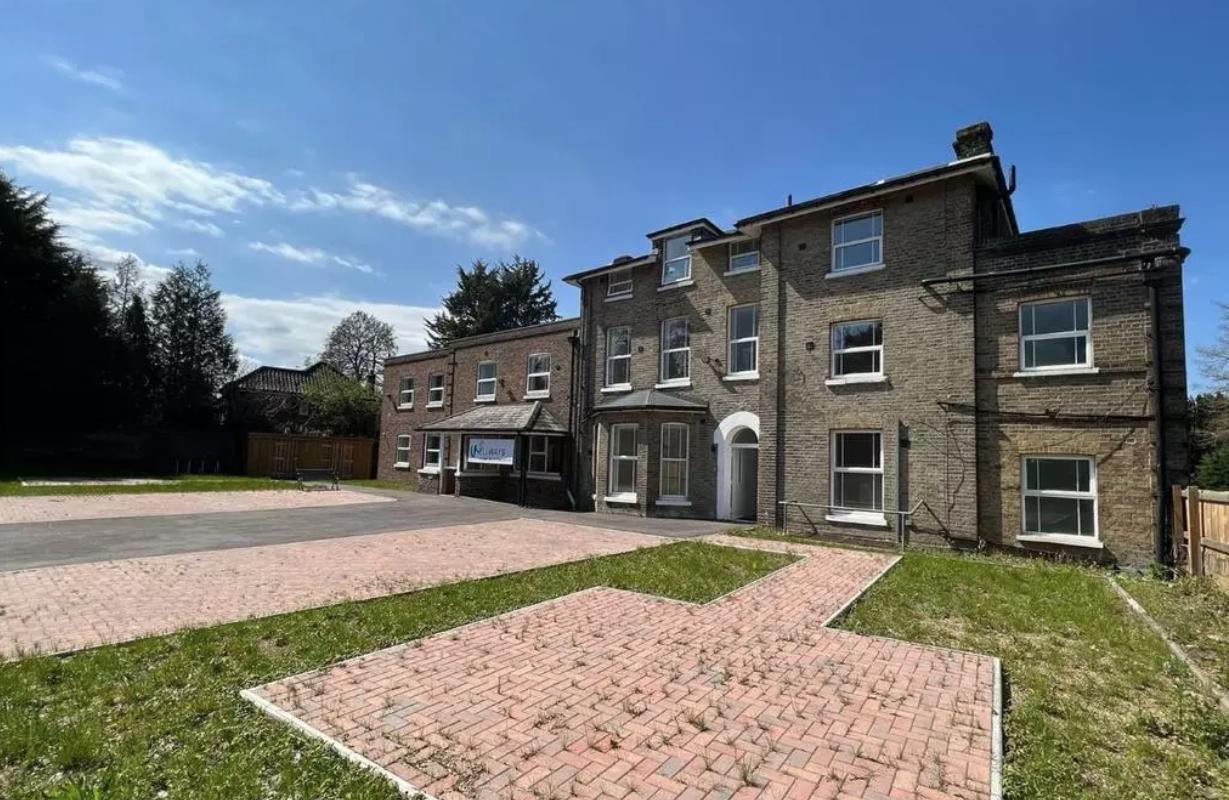 28 Court Yard, London for sale Building Photo- Image 1 of 6