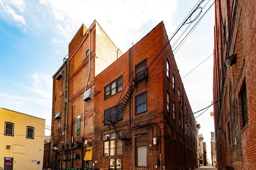 28-30 W Washington St, Hagerstown, MD à vendre - Photo du bâtiment - Image 3 de 5