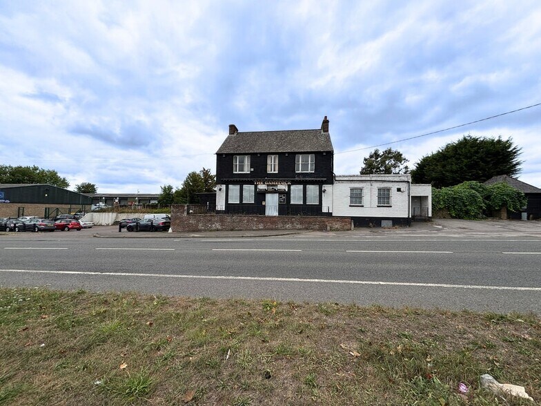London Rd, West Kingsdown à vendre - Photo du bâtiment - Image 2 de 6