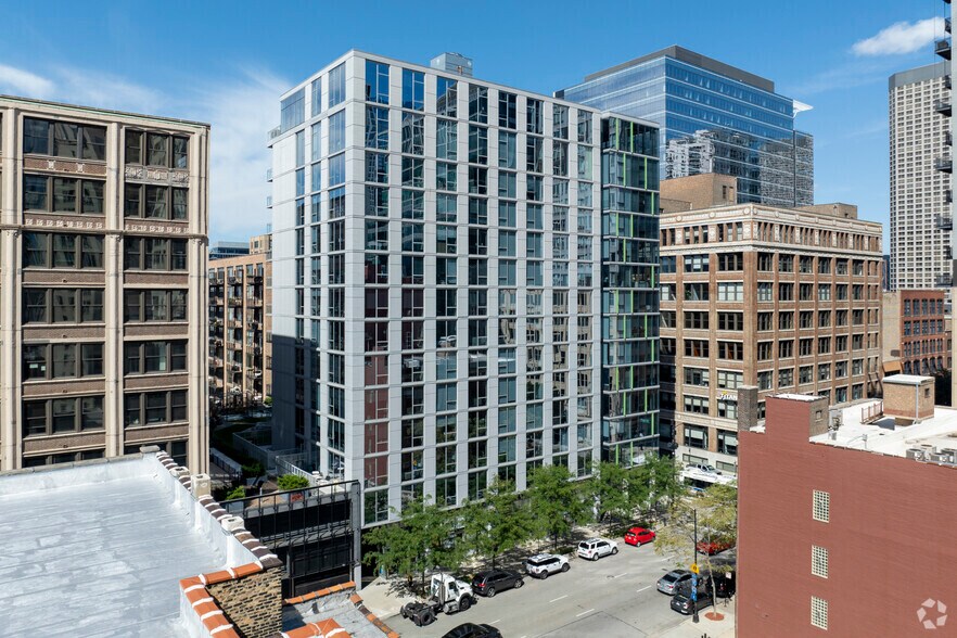 601 W Jackson Blvd, Chicago, IL à louer - Photo du bâtiment - Image 2 de 8
