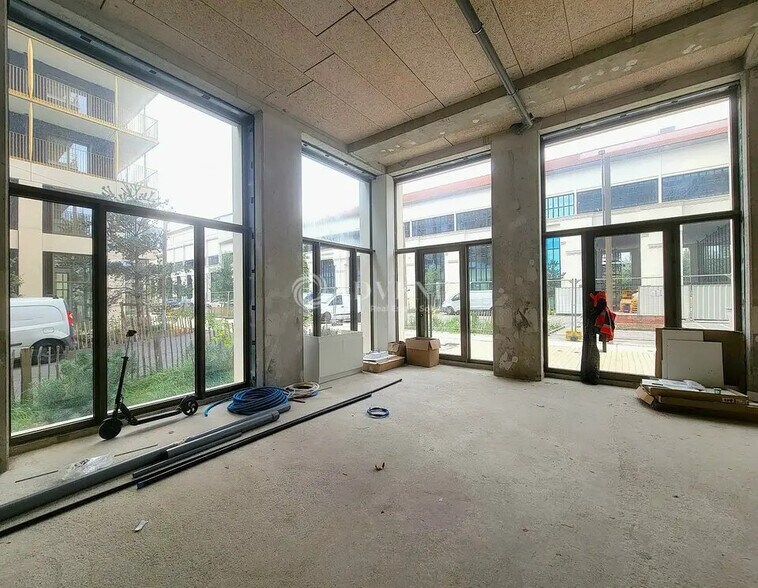 Commerce de détail dans Saint-Denis à louer - Photo intérieure - Image 3 de 5