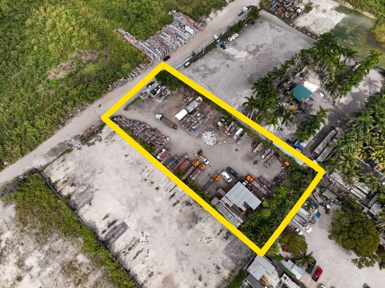 11960 NW 162nd St, Hialeah, FL for sale - Building Photo - Image 3 of 23
