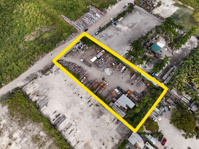 11960 NW 162nd St, Hialeah, FL à vendre - Photo du bâtiment - Image 3 de 23