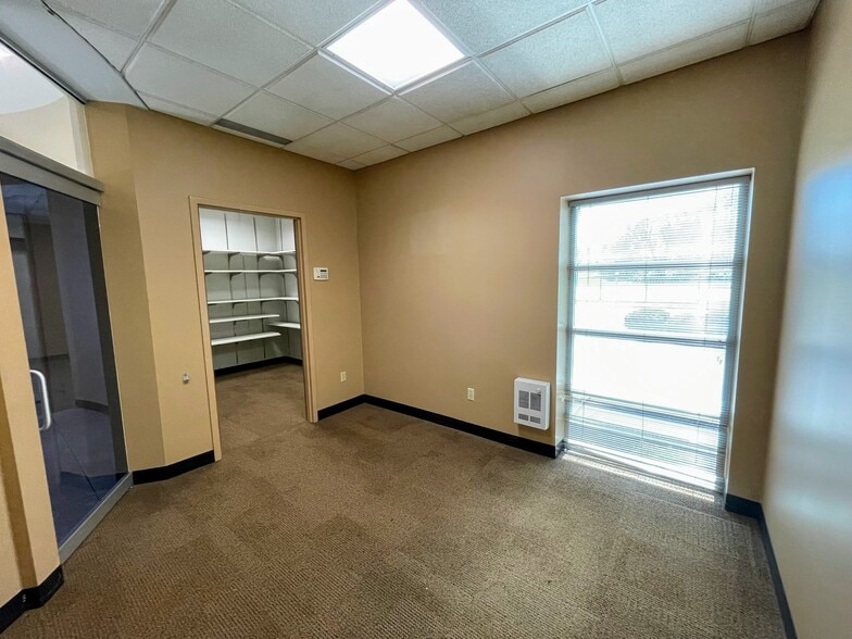 4375 Reading Rd, Cincinnati, OH for sale - Interior Photo - Image 2 of 6