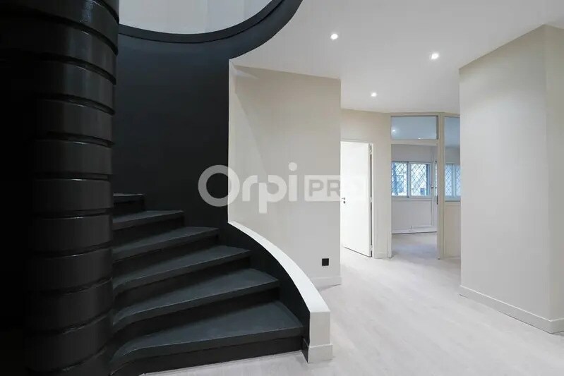 Bureau dans Lyon à louer Photo intérieure- Image 1 de 12