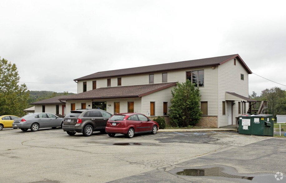 1266 Pittsburgh St, Uniontown, PA à vendre - Photo du bâtiment - Image 2 de 3