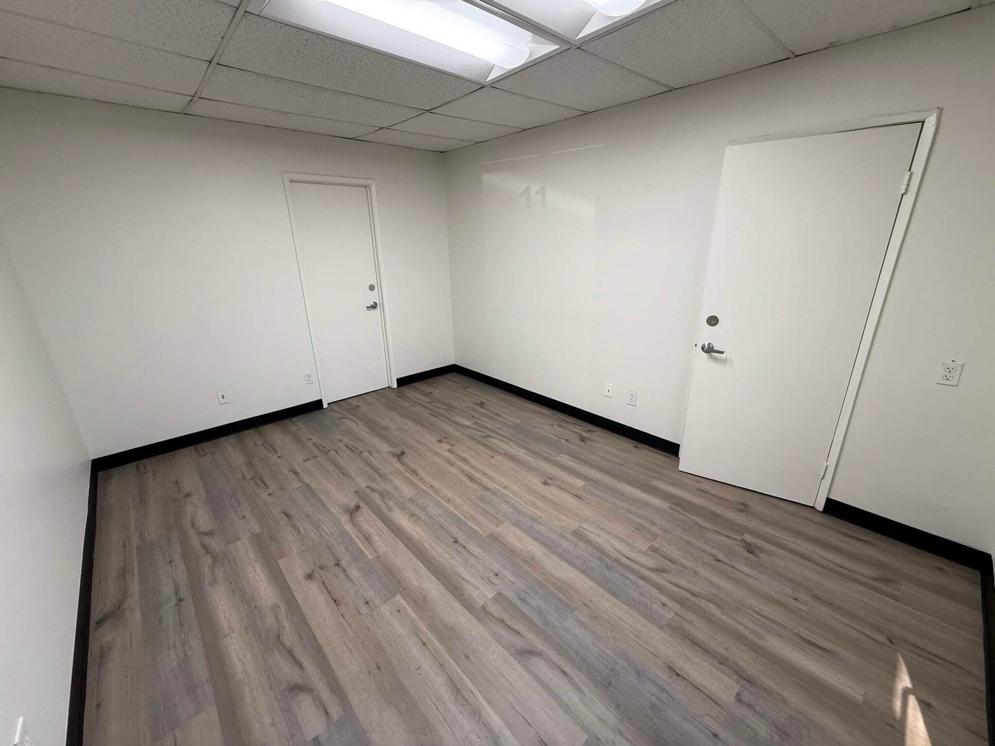 8030-8040 Remmet Ave, Canoga Park, CA for lease Interior Photo- Image 1 of 3