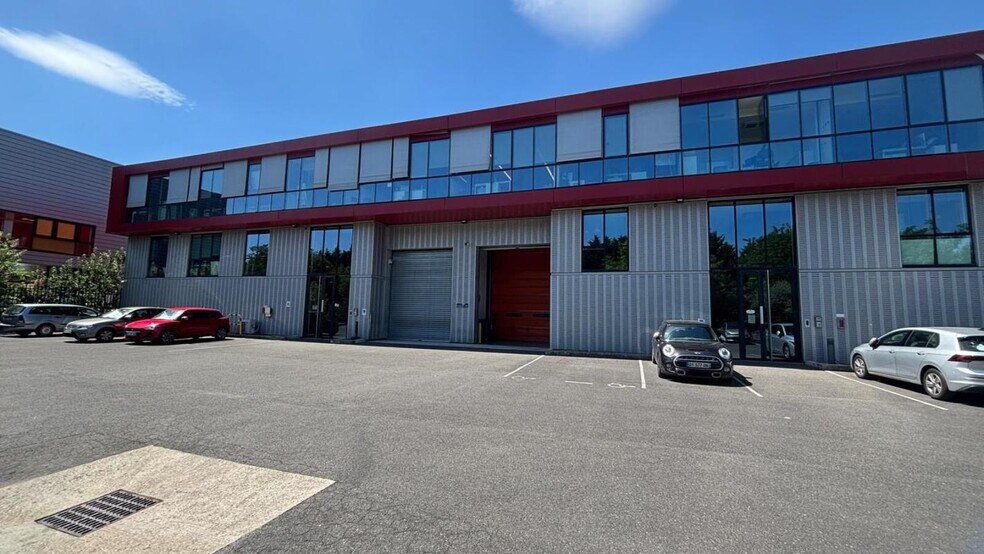 Flex dans Gennevilliers à louer - Photo du bâtiment - Image 2 de 15