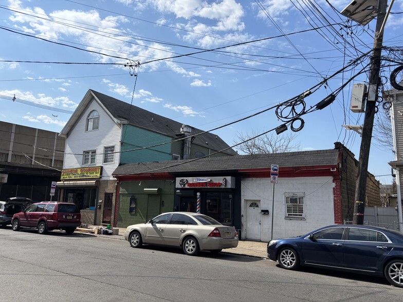 400 E Jersey St, Elizabeth, NJ for sale - Building Photo - Image 2 of 11