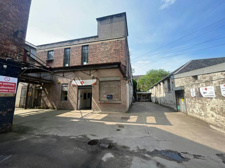 Portfolio of 2 properties for sale on LoopNet.ca - Building Photo - Image 2 of 8