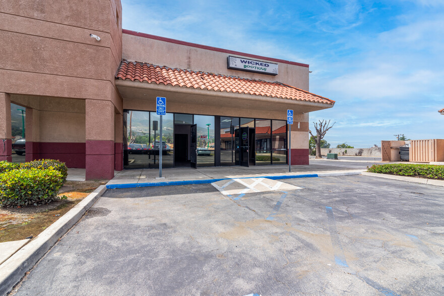 3505 Highland Ave, Highland, CA for lease - Building Photo - Image 1 of 4