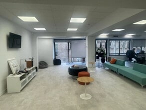 Calle de Edgar Neville, 27, Madrid, Madrid for lease Interior Photo- Image 2 of 8