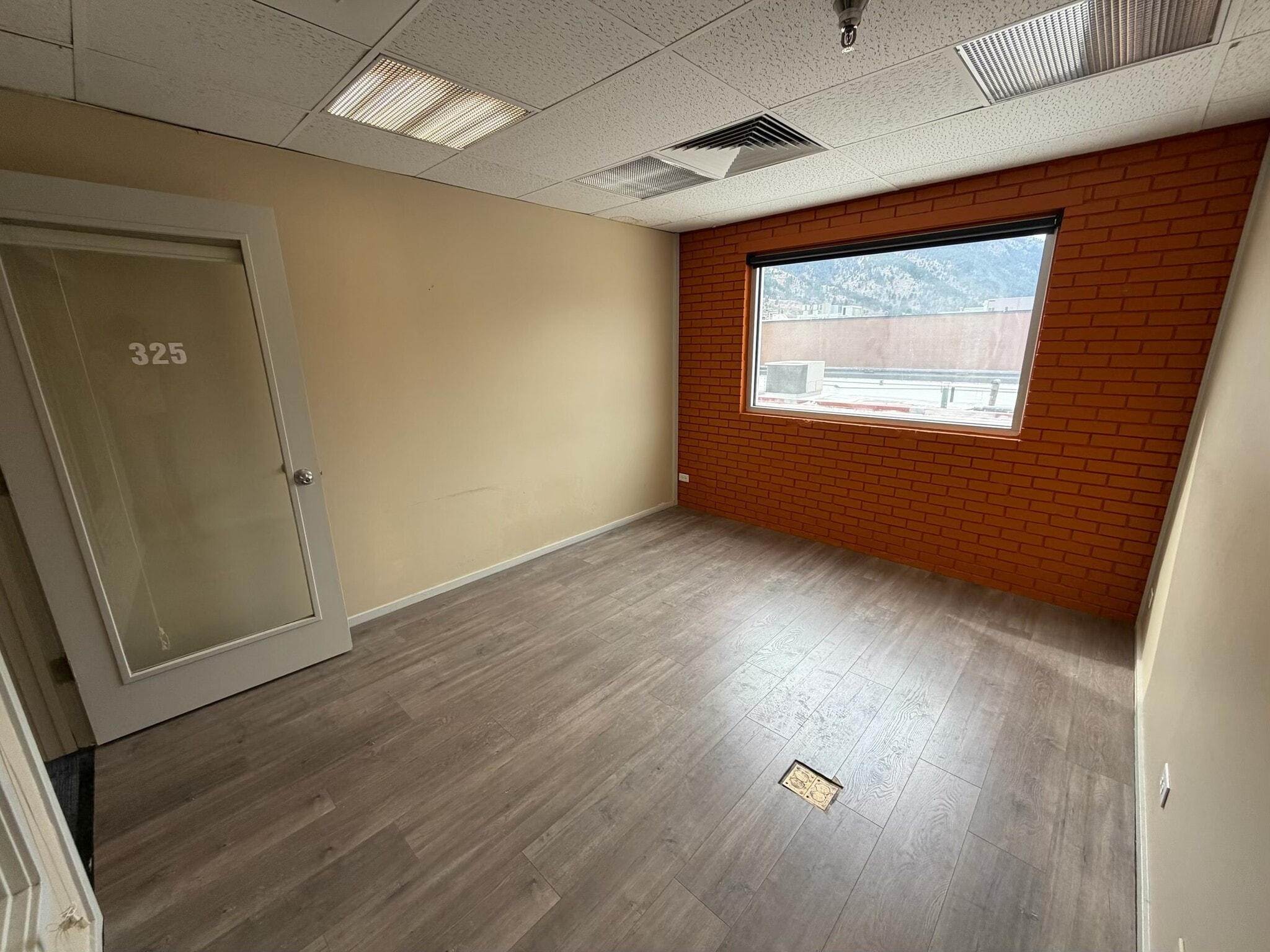 1035 Pearl St, Boulder, CO for lease Interior Photo- Image 1 of 1