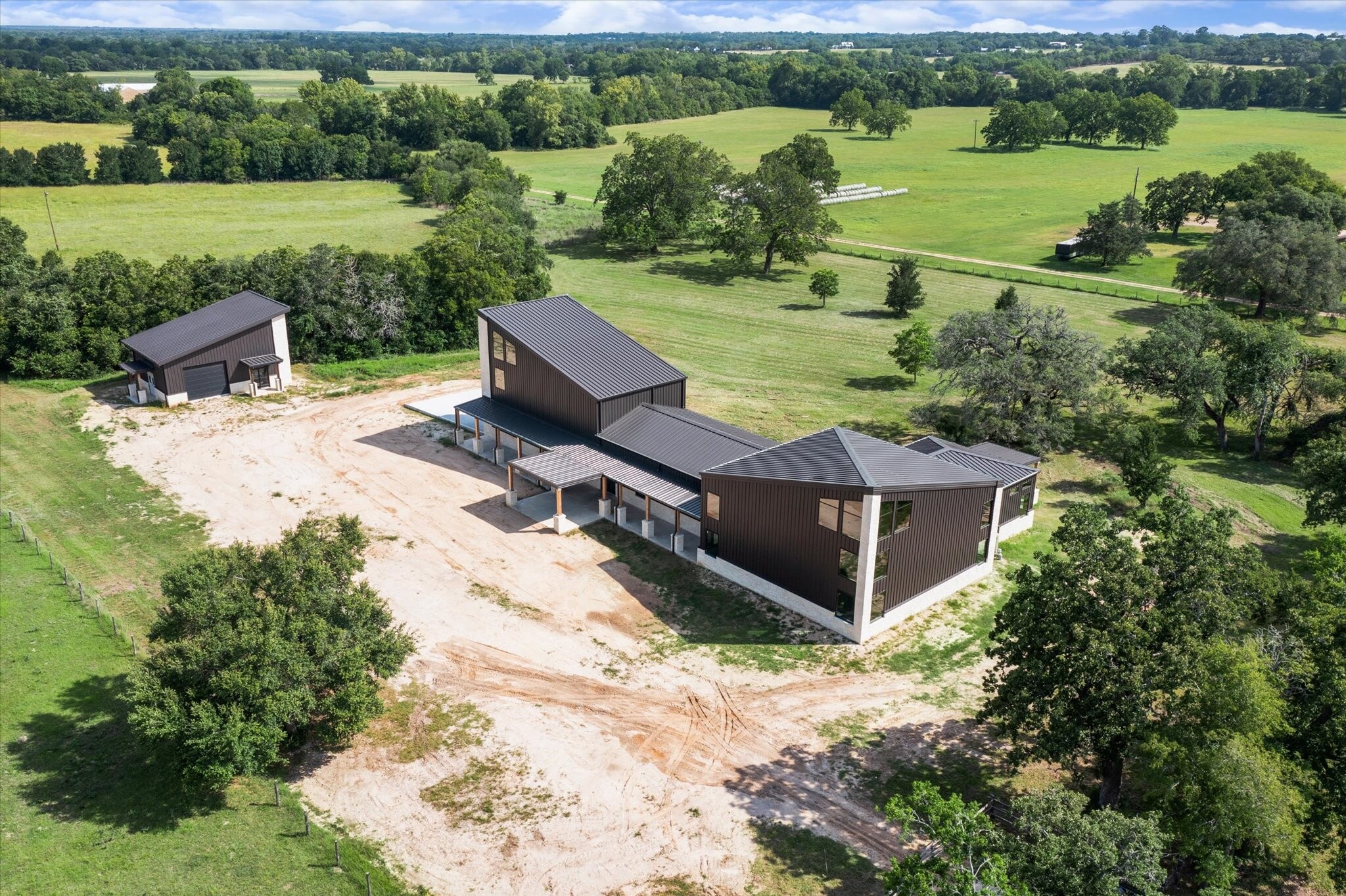 1286 State Hwy 237 Hwy, Round Top, TX for sale Primary Photo- Image 1 of 19