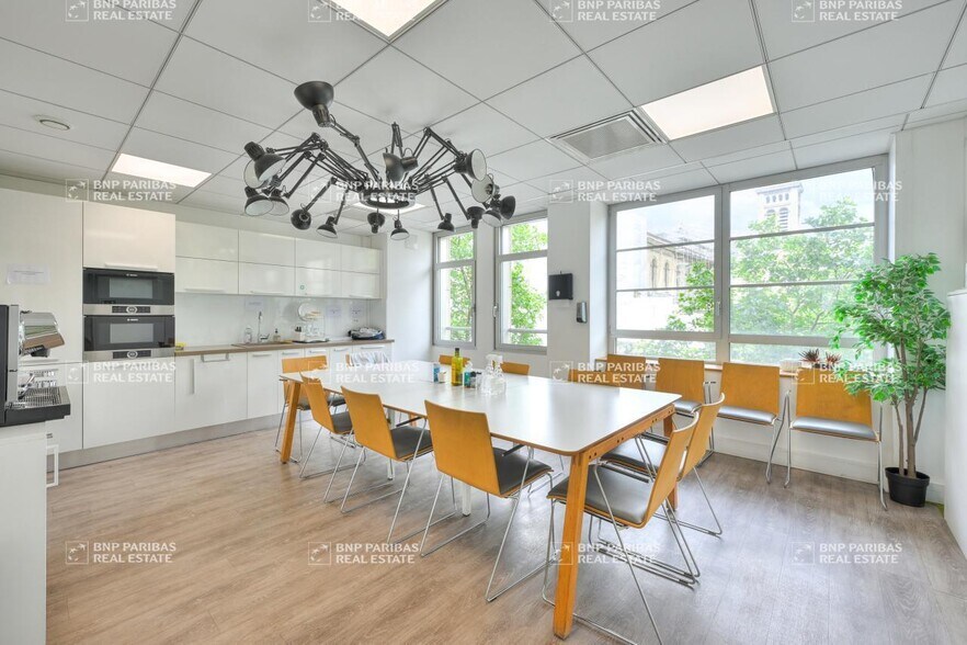 92 Boulevard Du Montparnasse, Paris for lease - Interior Photo - Image 3 of 15