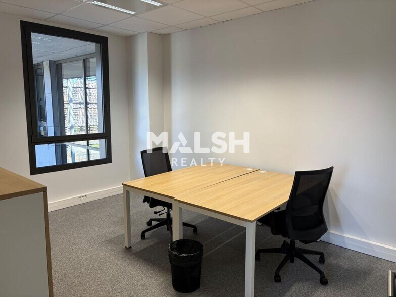 Bureau dans Limonest à vendre - Photo du bâtiment - Image 3 de 10