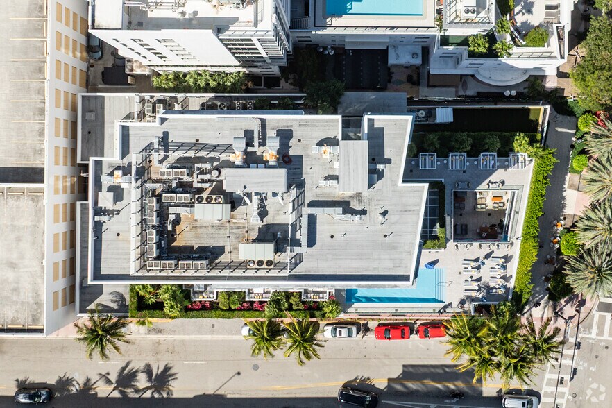 1600 Collins Ave, Miami Beach, FL à louer - Photo du bâtiment - Image 3 de 5