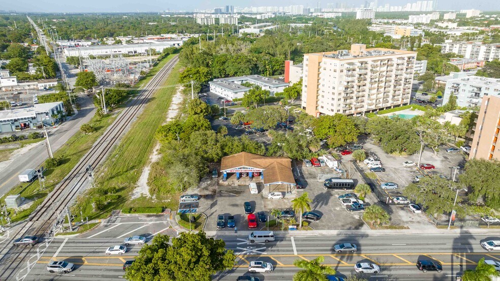 1401 NE 123rd St, North Miami, FL à louer - Photo du bâtiment - Image 2 de 24