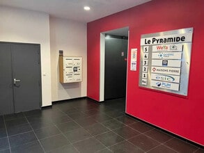 36 Avenue Pierre Brossolette, Malakoff for lease Building Photo- Image 1 of 9