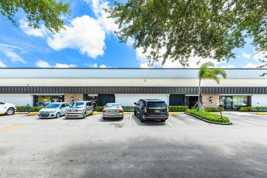 1973 10th Ave N, Lake Worth Beach, FL à vendre - Photo du bâtiment - Image 2 de 15