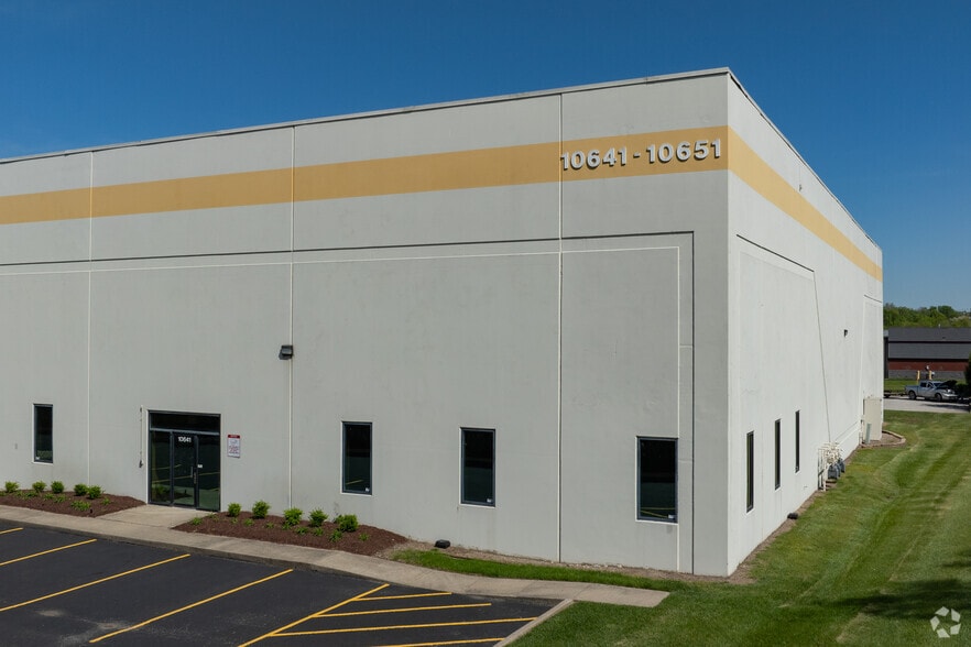 10641-10651 Freeport Dr, Louisville, KY for lease - Primary Photo - Image 1 of 5