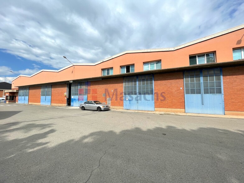 Nave y oficina en Sant Fruitós de Bages portfolio of 2 properties for sale on LoopNet.ca - Building Photo - Image 2 of 24