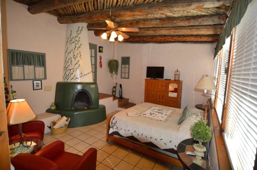 416 La Lomita Rd, Taos, NM à vendre - Photo intérieure - Image 2 de 10