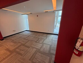 323 Sunny Isles Blvd, Sunny Isles Beach, FL à louer Photo du bâtiment- Image 1 de 5