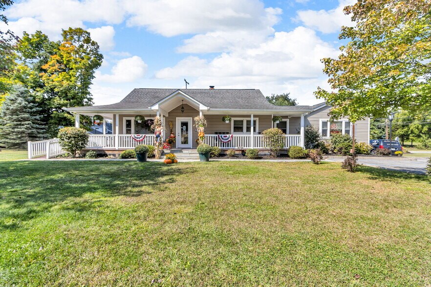 1103 Route 82, East Fishkill, NY à vendre - Photo du bâtiment - Image 1 de 28