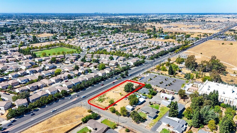 8901 Leland Ave, Sacramento, CA à vendre - Photo du bâtiment - Image 2 de 8