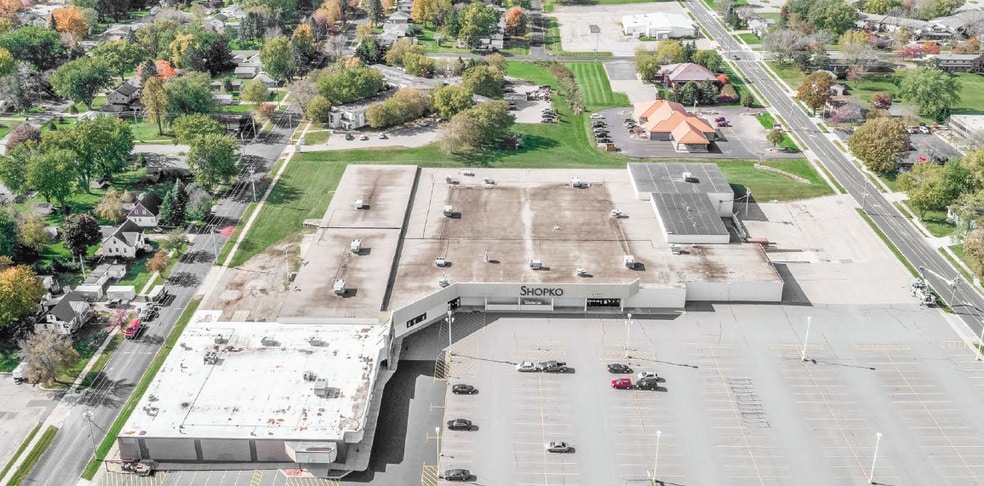 1306 N Central Ave, Marshfield, WI for lease - Building Photo - Image 3 of 18