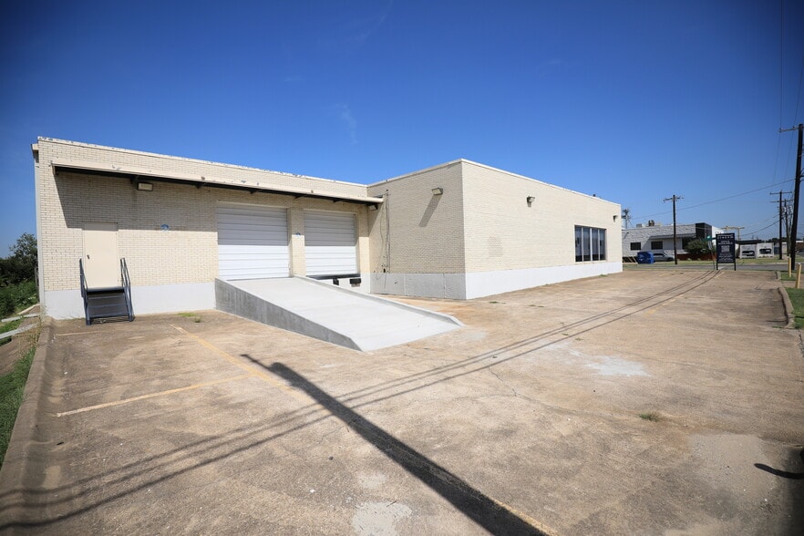 2970-2990 Congressman Ln, Dallas, TX for sale - Building Photo - Image 3 of 4