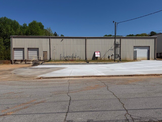 206 Industrial Ct, Carrollton, GA à louer - Photo du bâtiment - Image 2 de 16