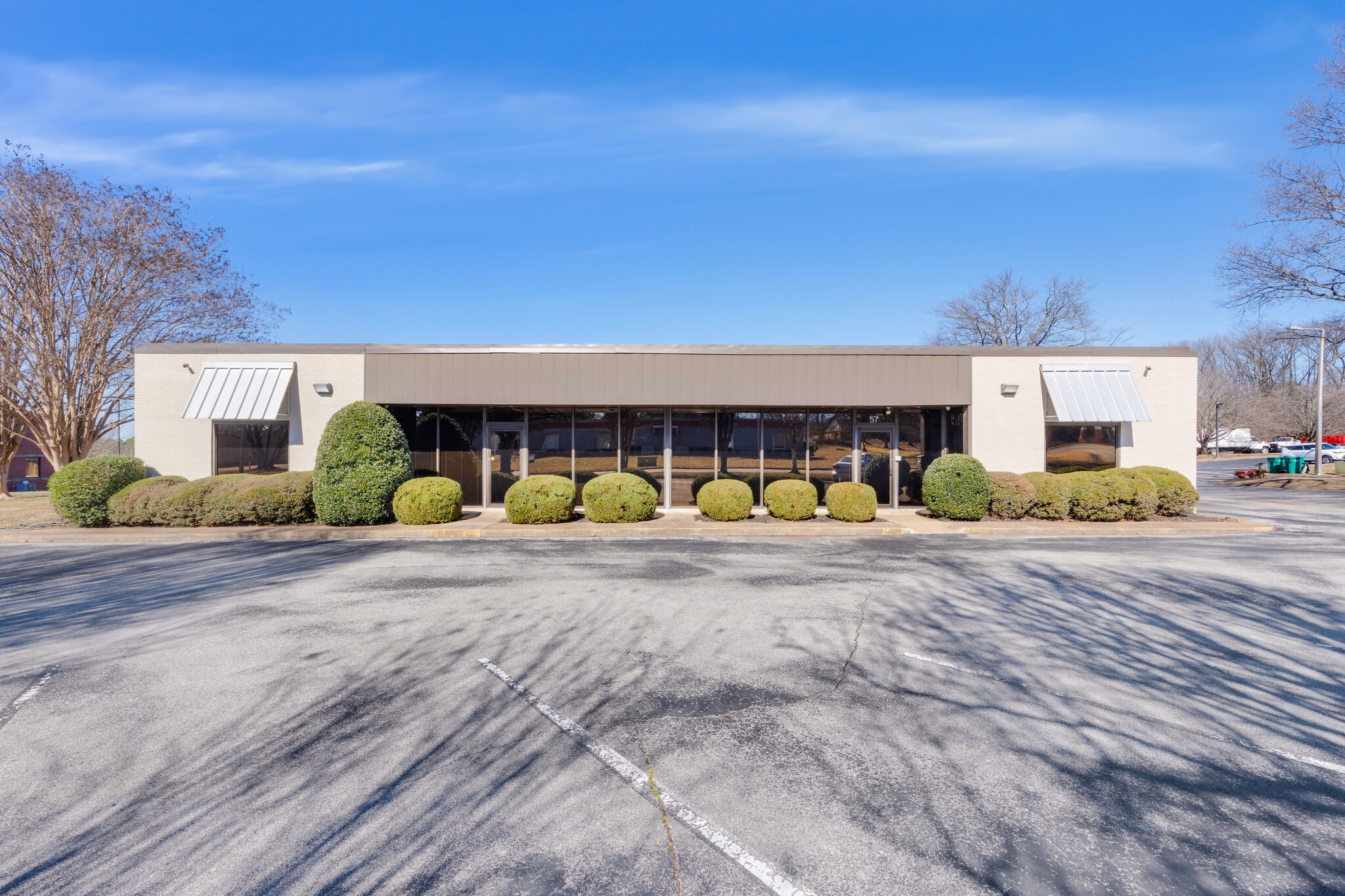 57 Directors Row, Jackson, TN for sale Primary Photo- Image 1 of 35