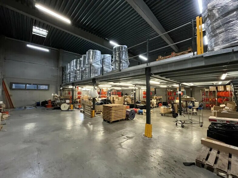 Flex dans Bussy-Saint-Georges à louer - Photo du bâtiment - Image 1 de 6